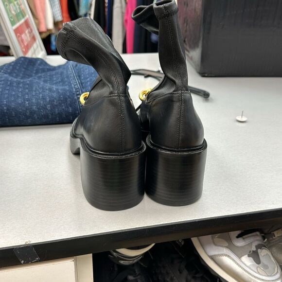 Coach Boota - Picture 5 of 7